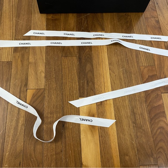 Chanel ribbons - Picture 2 of 3